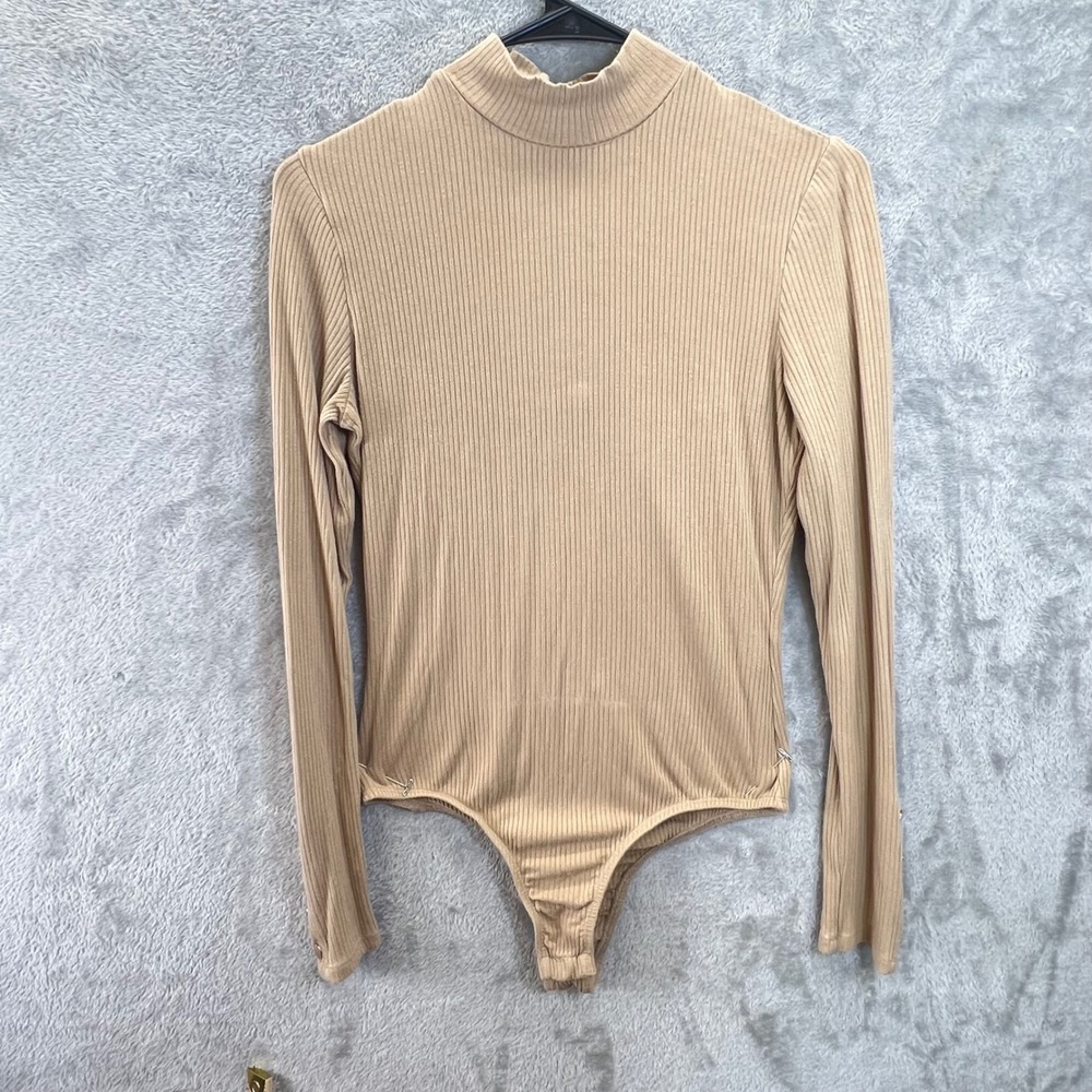 Violets‎ & Roses Beige Ribbed Mock Neck Bodysuit Gold Button Cuff Small Layering